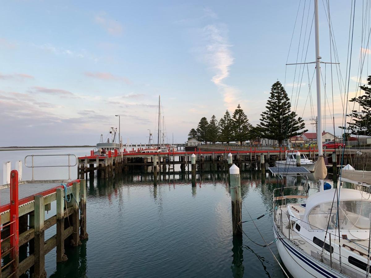 Boat Harbour Jetty B&B Port Albert Bagian luar foto